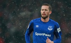 米兰体育下载-跨界传奇，当摩纳哥粉碎拉齐奥，金玟哉在NBA季后赛接管比赛