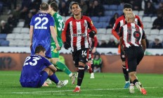 米兰百家乐-莱切斯特城遭遇激烈对抗，逼平对手收官的简单介绍