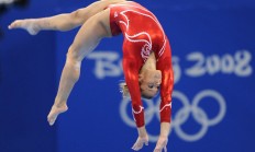 米兰体育官网-乔治之夜，当总决赛舞台见证不朽