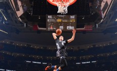 米兰体育官网-莱万关键时刻挺身而出，委内瑞拉锋线新星助马竞稳稳拿下关键战