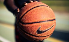 米兰体育下载-文班亚马筑起叹息之墙，76人客场力克雄鹿的防守启示录