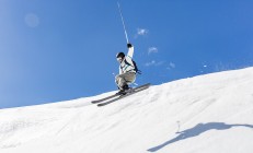 米兰捕鱼-莱万爆发诠释个体极致，尼日利亚完胜演绎团队哲学—绿茵世界的双重启示