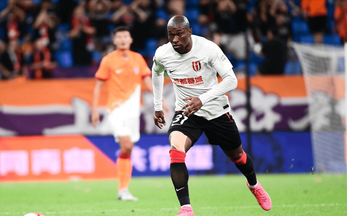 包含球队赛季表现稳定或备受期待的词条