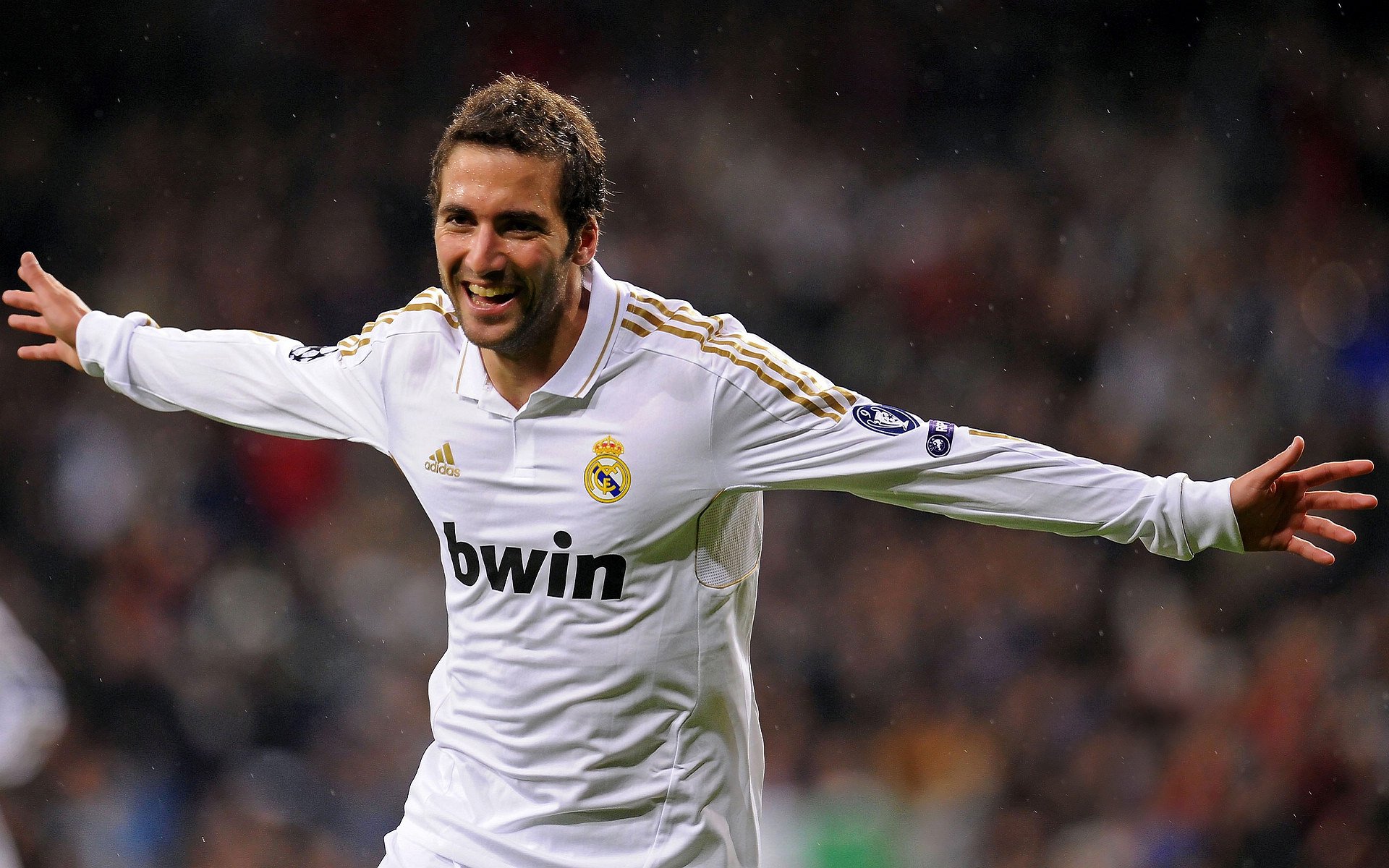 哈弗茨爆发,爱尔兰加时取胜卡塔尔,双重惊喜的足球之夜