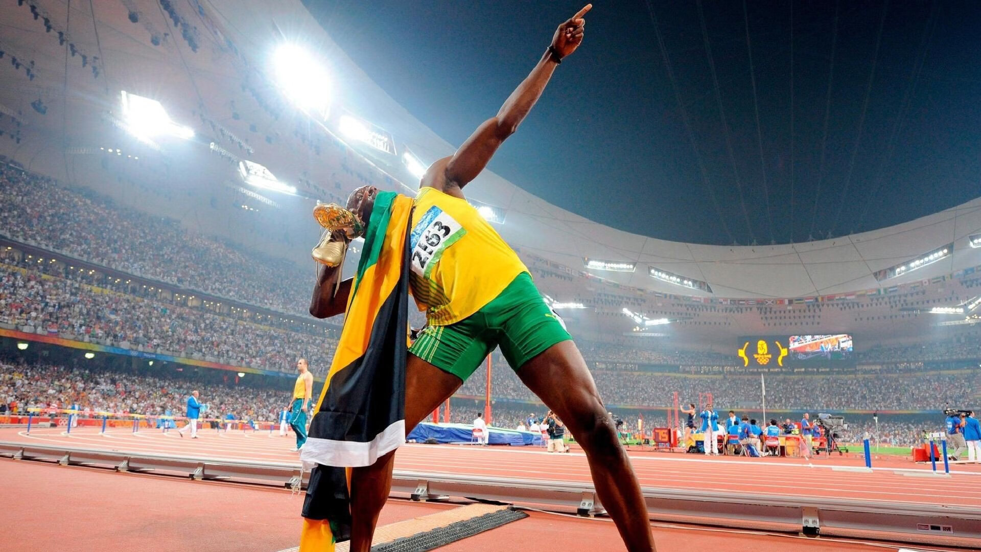 赛道之外，李刚仁如何以独特节奏掌控F1争冠之夜