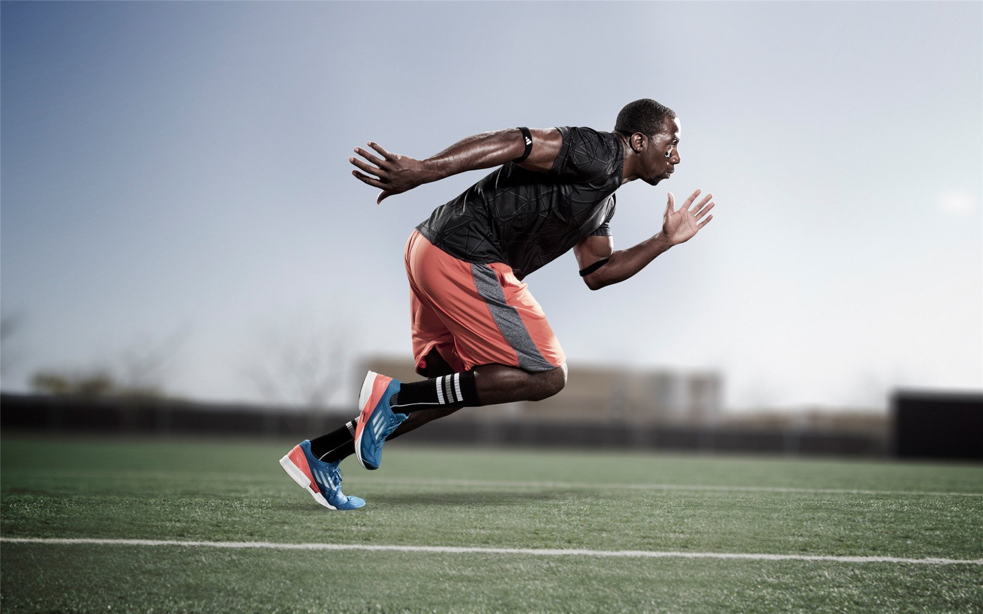 哈兰德一剑封喉展巨星本色,阿森纳力克哥伦比亚显战术韧性