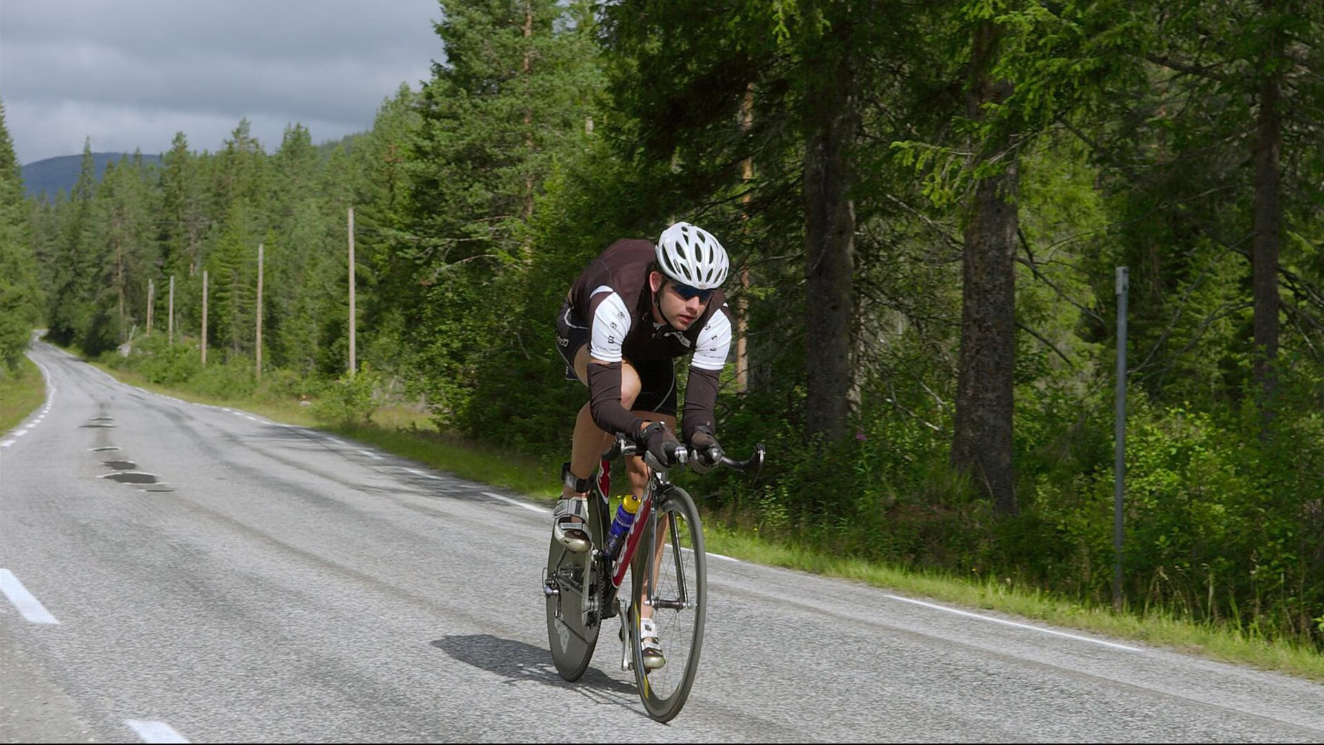 当北欧风暴席卷德甲,哈兰德主宰争冠战,遥想南非世界杯的压制启示